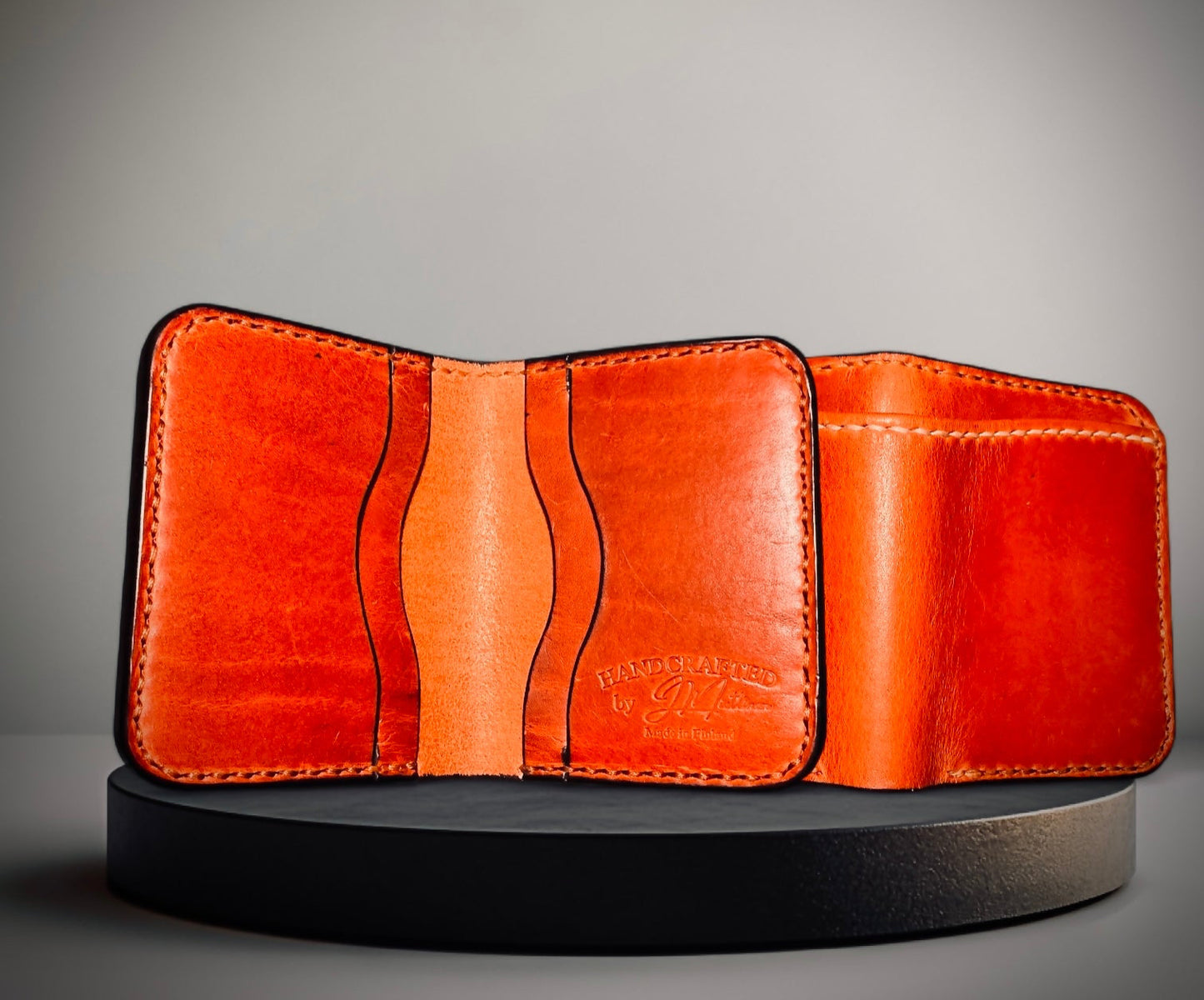 Handcrafted Leather Wallet ”Magnate 4” - Horween Leather, Ritza Tiger Thread, Detailed Edges & Finished Flesh Side