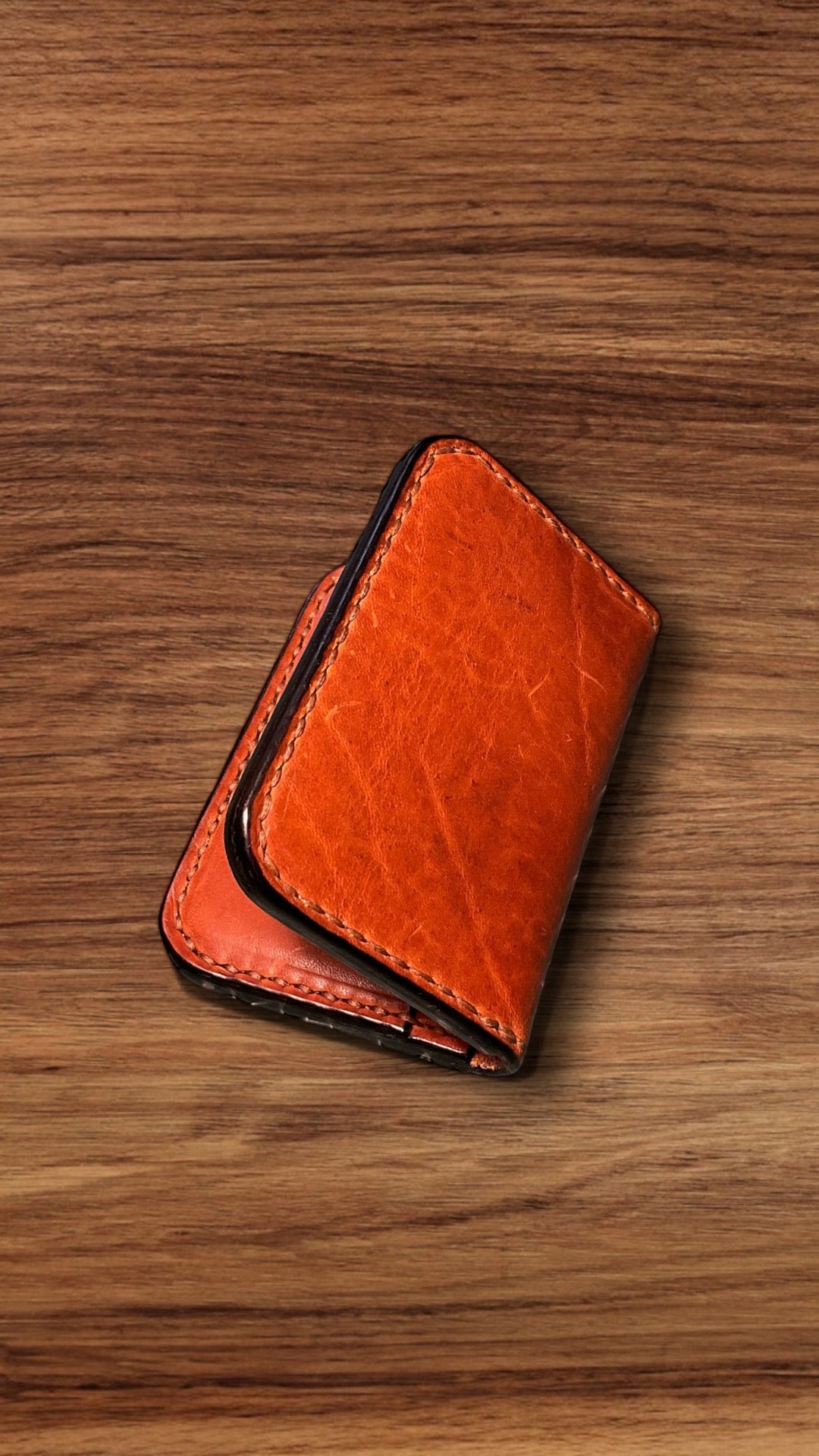 ”Little Windsor” – Compact handcrafted Leather Wallet