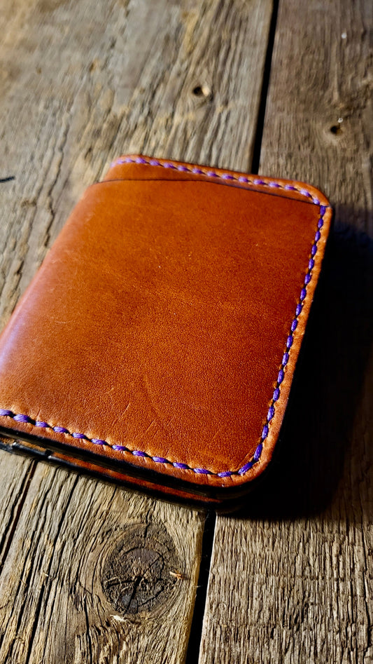 Handcrafted Leather Wallet ”Magnate 4” - Horween Leather, Ritza Tiger Thread, Detailed Edges & Finished Flesh Side